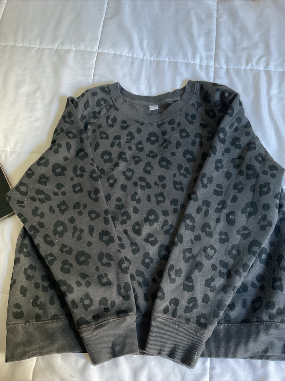 GAP Women's Gray Leopard Crewneck Sweatshirt